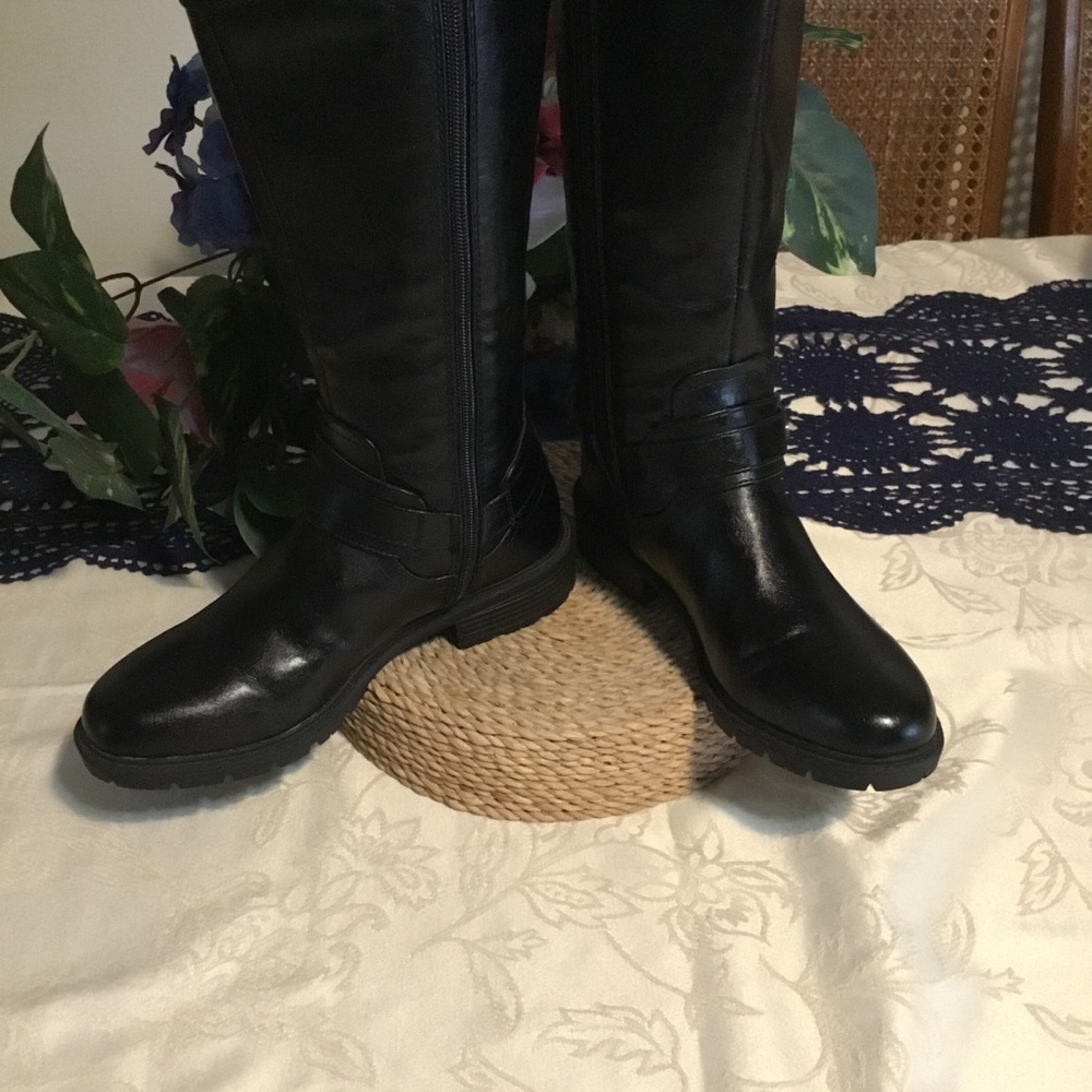 2X HP🌹 GBG Guess Black Heeled Motto Boots with silver adorment and Side zippers - Picture 4 of 9